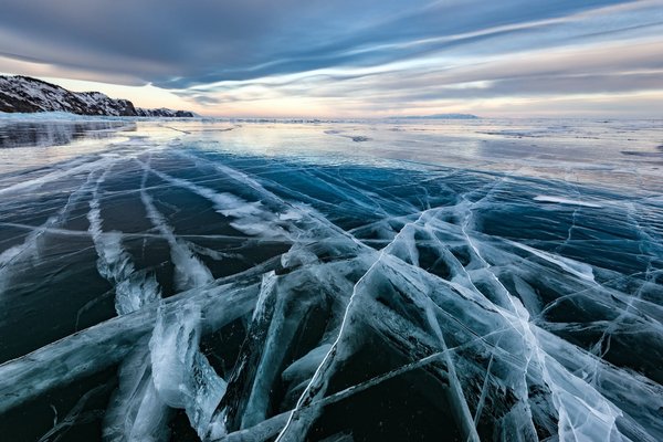 Croisières sur le lac Baïkal en hiver : Aventure polaire et glaces cristallines